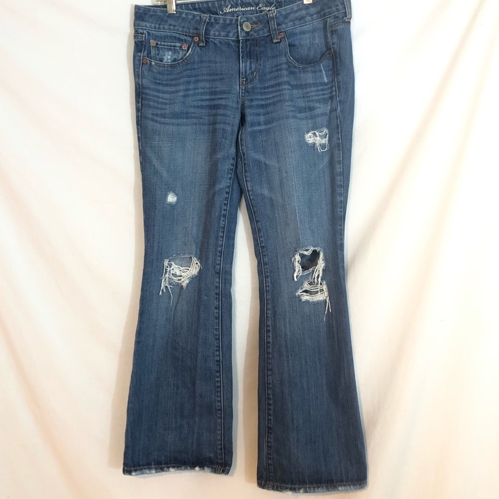 American Eagle favorite bf jeans distressed 8